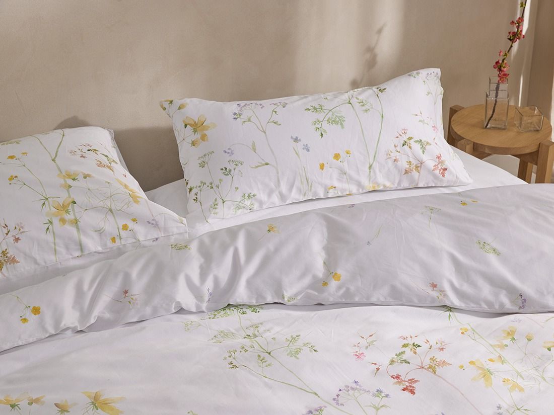 Kussensloop katoensatijn wild flowers