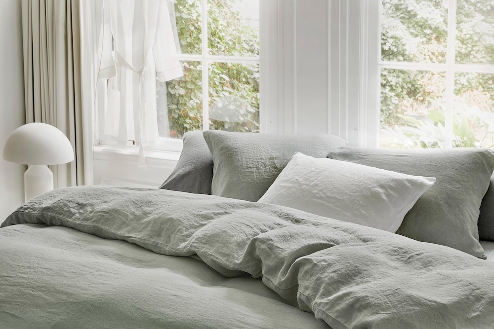 side-duvet-cover-set-washed-linen-misty-green